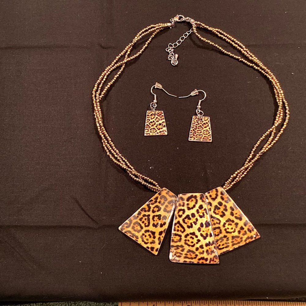 Chaeta Print Earrings and Necklace